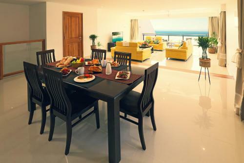 Villa Modern 4 Bedroom House With Private Pool & Views