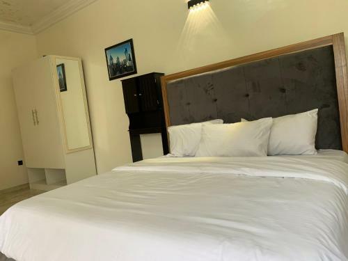 Gray House Apartment In Lekki