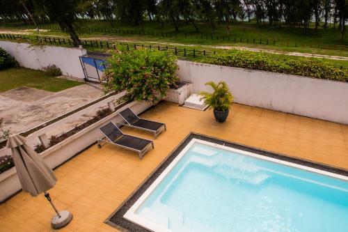 Villa Simone: Sunlit Beach Getaway W/ Pool + Wifi