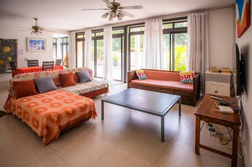 Villa Simone: Sunlit Beach Getaway W/ Pool + Wifi