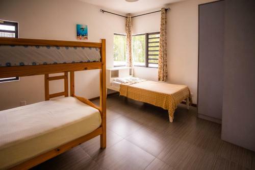 Villa Simone: Sunlit Beach Getaway W/ Pool + Wifi