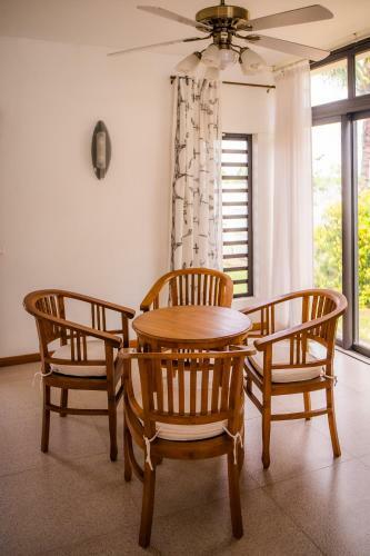 Villa Simone: Sunlit Beach Getaway W/ Pool + Wifi