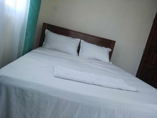 Lovely 3 Bedroom Apartment With Pool