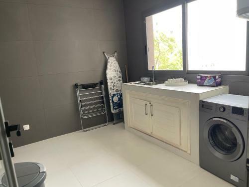 Prestigious 3 Bed Apartment In A Residential Area