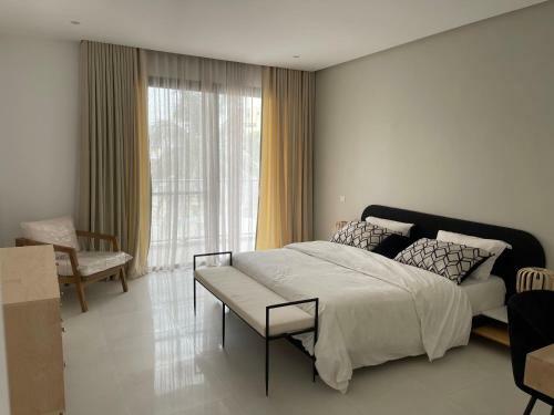 Prestigious 3 Bed Apartment In A Residential Area