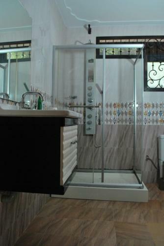 Jacuzzi City Home