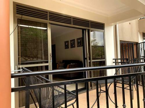 Cozy 2-bedroom Apartment Within City Limits.