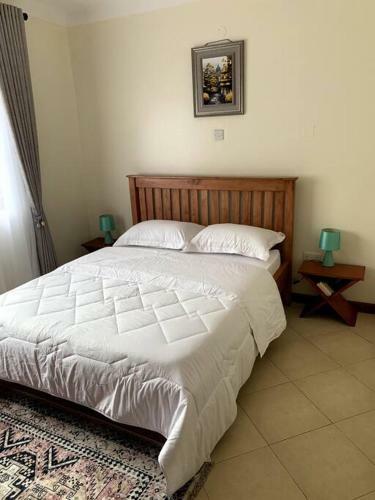 Cozy 2-bedroom Apartment Within City Limits.