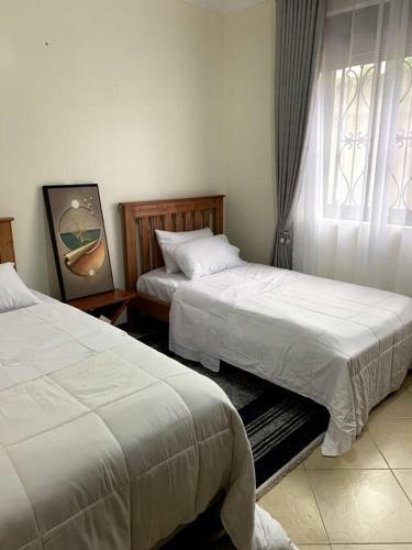 Cozy 2-bedroom Apartment Within City Limits.