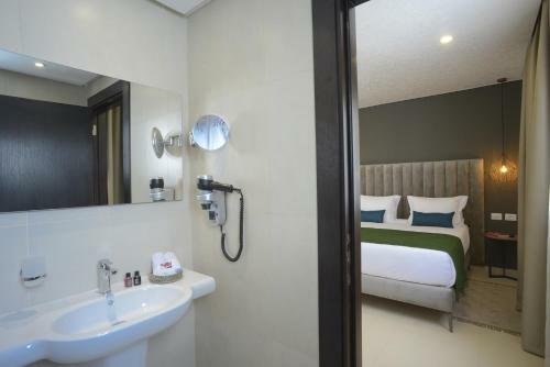 Apartamento Maia Hotel Suites
