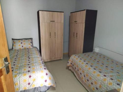 Kwamgozimba Guest House 2 Room7or5