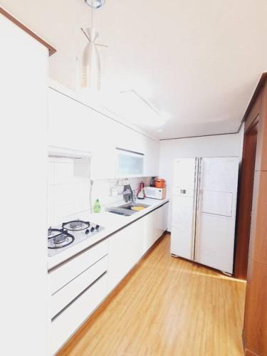 Apartamento Gangnam Luxury Apt - Full Option 3bed 2bath