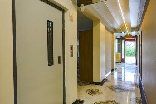 Fabhotel Golden Birds Lodging