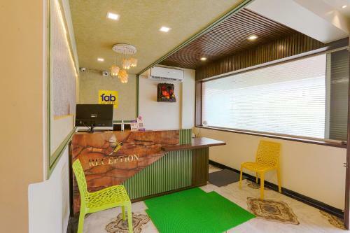 Fabhotel Golden Birds Lodging