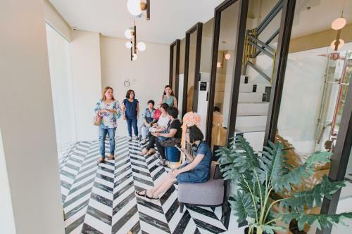 Crevice Hotel