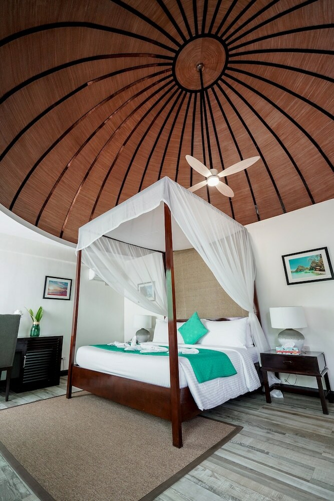 Hotel Weekends El Nido Beach Resort
