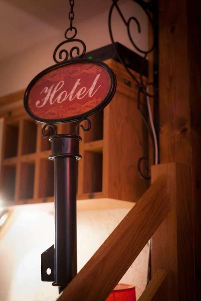 Hotel Le Bonheur Dans Le Pr�