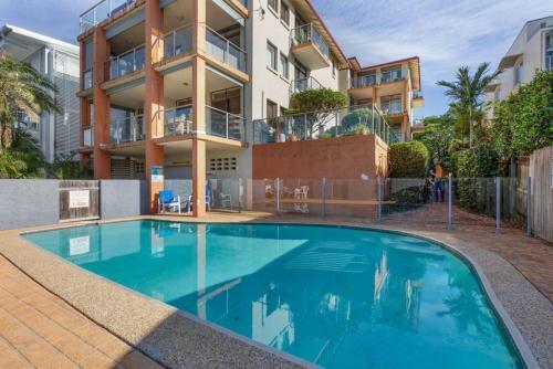 Apartamento Homely 2 Br Apt At Coolum Beach W Pool