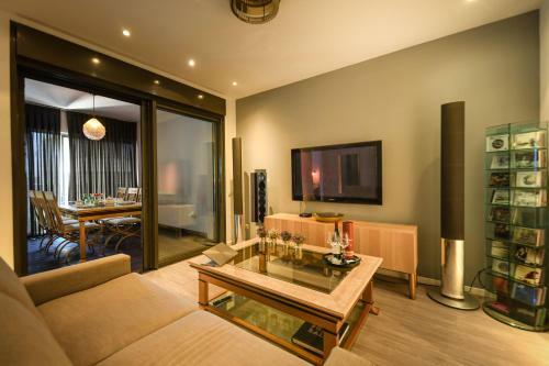 Luxury Levontin Apartment Near Rothschild