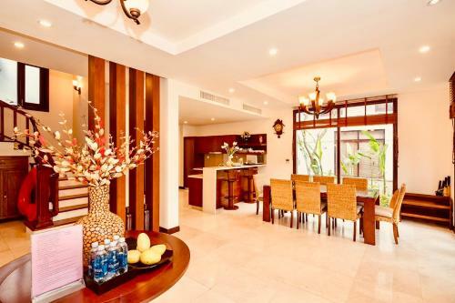 Charming 4 Bedrooms Villas With Few Step To Beach