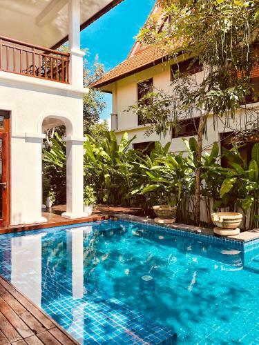 Charming 4 Bedrooms Villas With Few Step To Beach