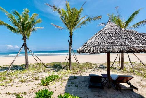 Charming 4 Bedrooms Villas With Few Step To Beach