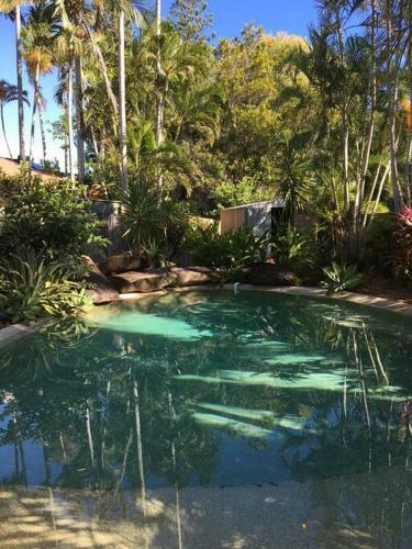Beautiful Three Bedroom Home In Eimeo Village