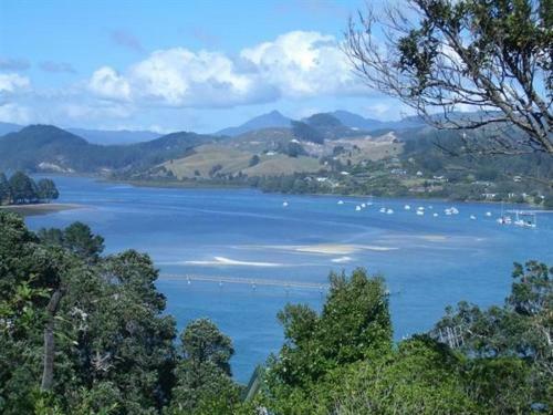 Paku Escape - Tairua Bach