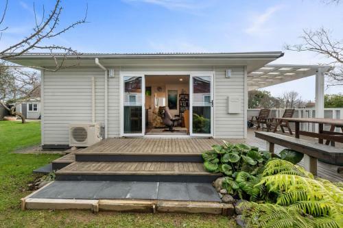 Plum Tree Cottage - Turangi Holiday Home