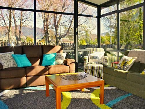 Bluehaven Cottage - Turangi Holiday Home