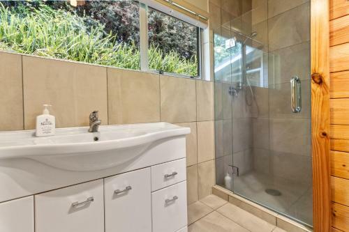 Country Retreat - Athenree Holiday Home