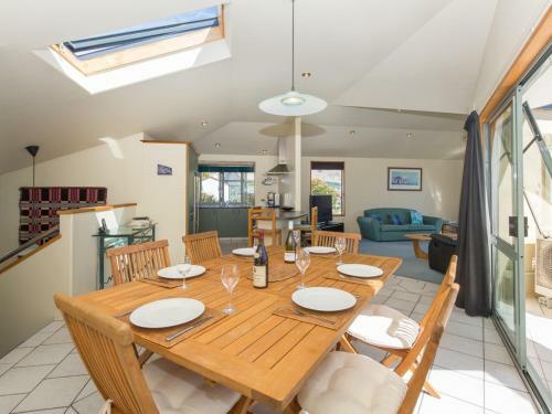 Central Sanctuary - Wanaka Holiday Home