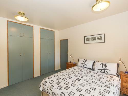 Central Sanctuary - Wanaka Holiday Home