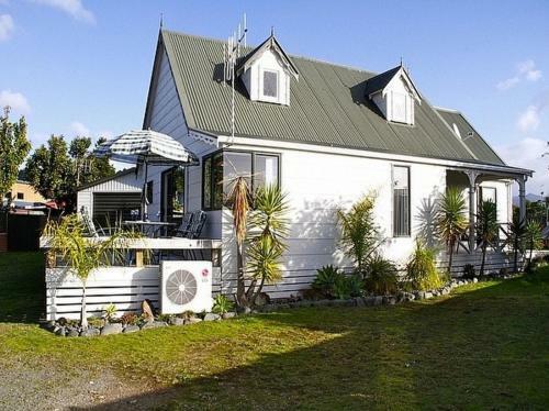 Bliss On Blane - Whangamata Holiday Home