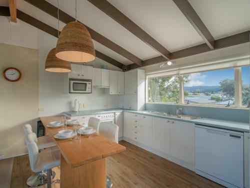 By The Beach - Whangamata Holiday Home