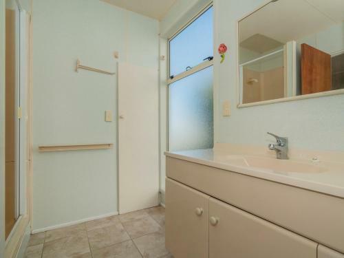 By The Beach - Whangamata Holiday Home