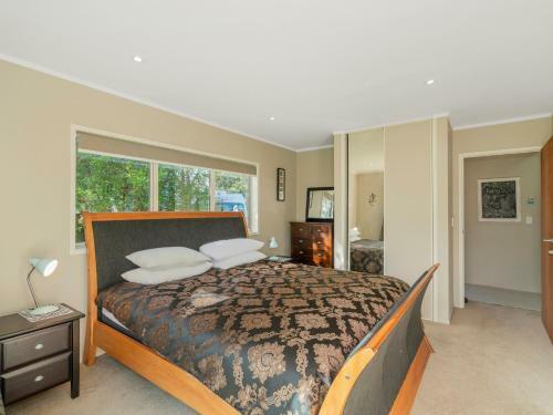 By The Beach - Whangamata Holiday Home
