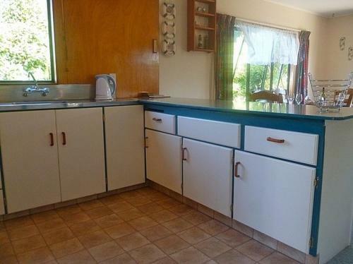 Mercury Bach - Whitianga Bach