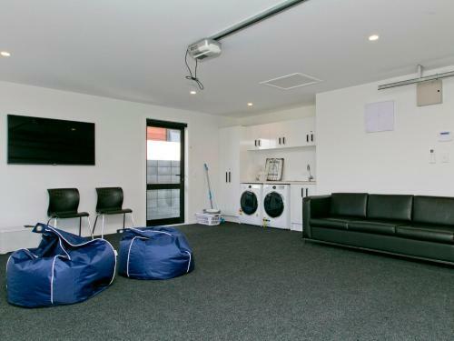 Lakeside Estate - Rainbow Point Holiday Home