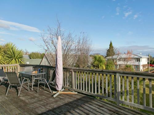 Whakaipo Views - Taupo Holiday Home
