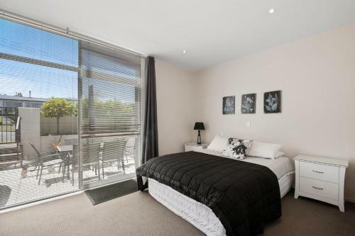 Marinaside Villa - Taupo Holiday Apartment