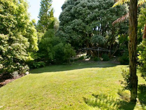 Acacia View At No 3 - Acacia Bay Holiday Home
