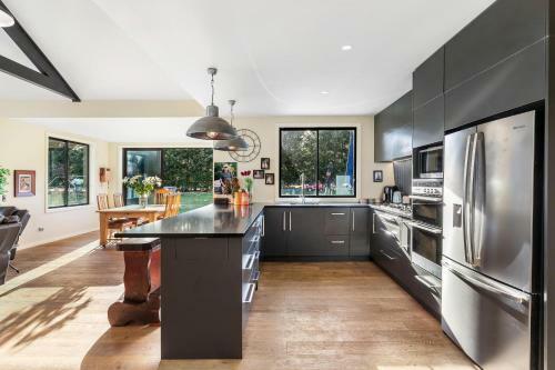 Travellers Retreat Live The Dream