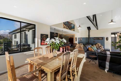 Travellers Retreat Live The Dream