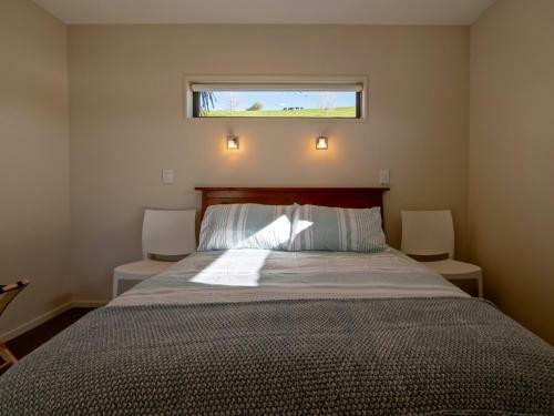Kotare Point Paradise - Akaroa Holiday Home