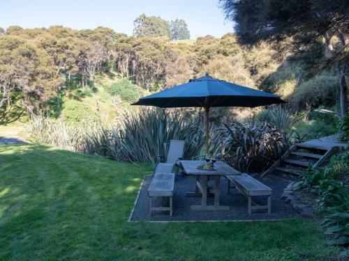 Kotare Point Paradise - Akaroa Holiday Home