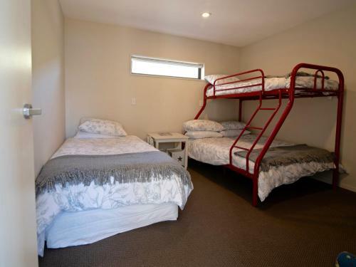 Kotare Point Paradise - Akaroa Holiday Home