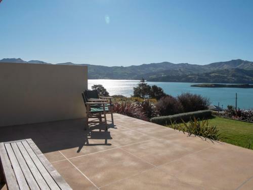 Kotare Point Paradise - Akaroa Holiday Home