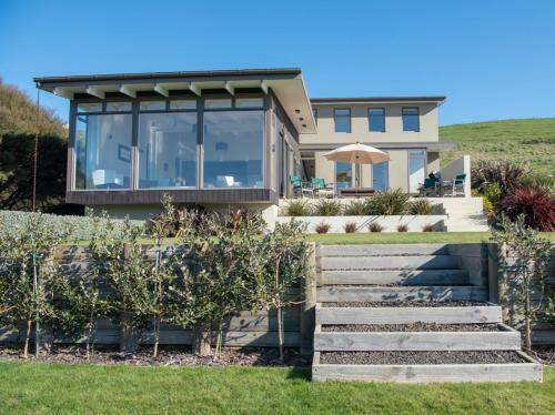 Kotare Point Paradise - Akaroa Holiday Home