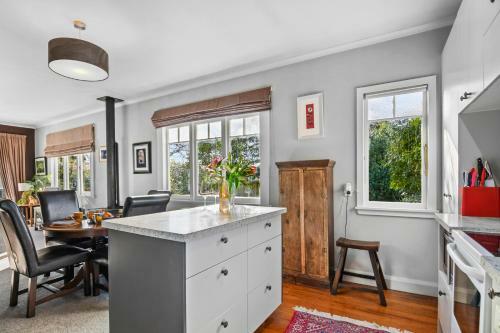 Silkwood Cottage - Richmond Holiday Home